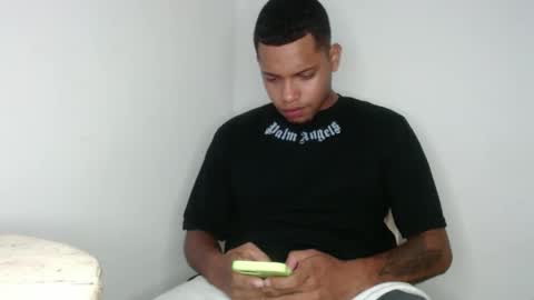 Snapshot of drako_monstercock chatting on January 31, 9:59 pm drako_monstercock online show from January 31, 9:59 pm