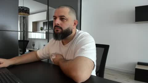 Snapshot of dravenpeak chatting on October 17, 8:18 am DravenPeak online show from October 17, 8:18 am