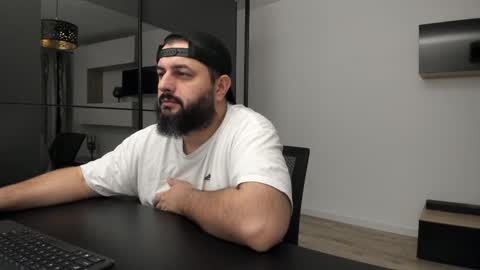 Snapshot of dravenpeak chatting on October 12, 8:14 pm DravenPeak online show from October 12, 8:14 pm