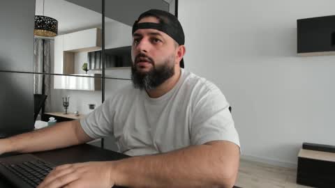 Snapshot of dravenpeak chatting on November 1, 9:57 am DravenPeak online show from November 1, 9:57 am