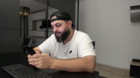 Snapshot of dravenpeak chatting on October 29, 8:01 pm DravenPeak online show from October 29, 8:01 pm