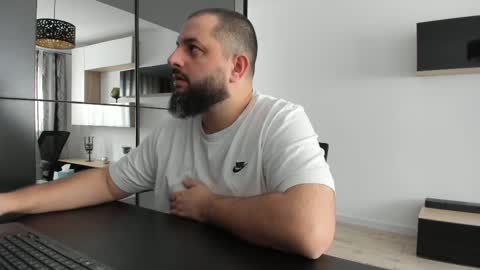 Snapshot of dravenpeak chatting on October 27, 10:50 am DravenPeak online show from October 27, 10:50 am