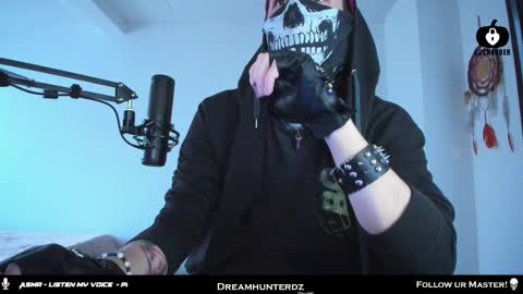 Your lord. - ONLINE  1500 Pm to 2100 Pm - New York Hour online show from October 31, 10:35 pm