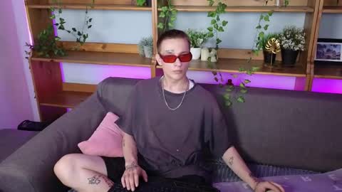 im Kai ntmu online show from June 3, 12:18 pm