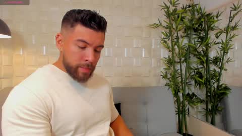 Snapshot of dreammr1 chatting on January 21, 12:15 am cris online show from January 21, 12:15 am