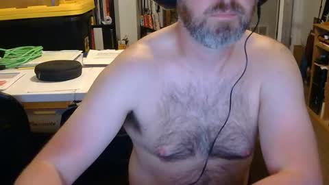 luvslutz online show from May 26, 2:40 am