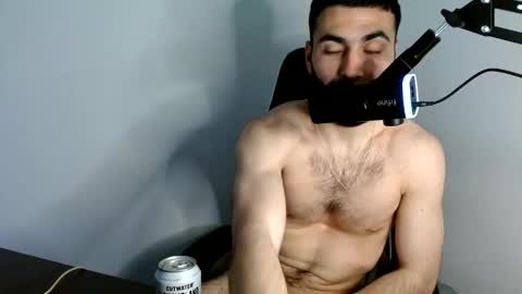 drewwho_ online show from April 22, 8:24 pm