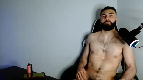 drewwho_ online show from April 24, 2:14 am