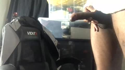 Dropthatsme online show from November 21, 8:24 am