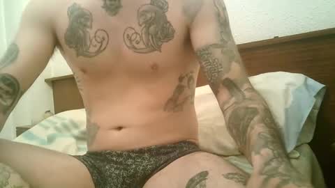 Snapshot of drtboy29 chatting on February 23, 8:33 am drtboy29 online show from February 23, 8:33 am
