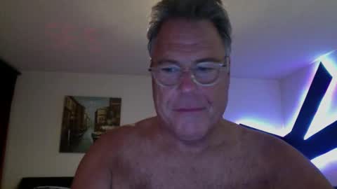 drummersrock92118 online show from April 24, 12:35 am