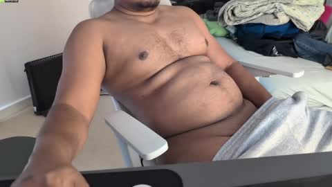 dude31517 online show from April 4, 11:51 am