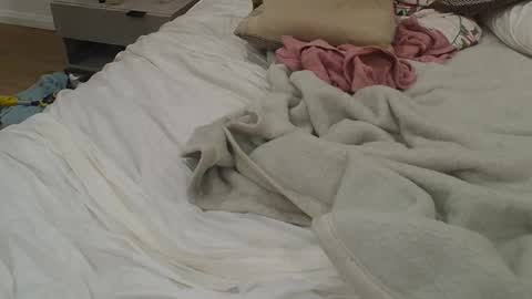 Dude online show from November 17, 9:34 am