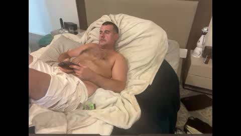 Snapshot of dudecuzbeo chatting on February 13, 12:21 pm dudecuzbeo online show from February 13, 12:21 pm