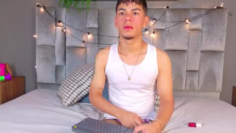 Duolistt  online show from February 15, 11:51 am