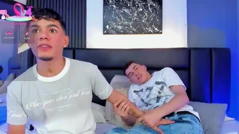 Thomas and Noah online show from November 25, 8:11 pm