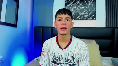 Thomas and Noah online show from November 4, 11:55 am