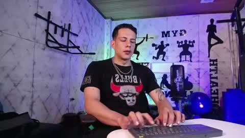 Dustin Sonne online show from April 26, 3:37 am