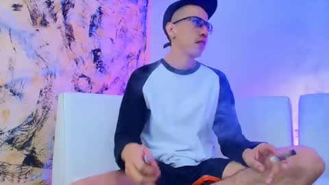 Dustin Dollin online show from April 7, 6:41 pm