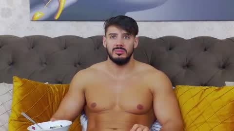 Dustin online show from February 18, 8:38 am