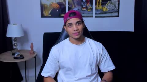 DUSTYN MICHELLE online show from March 4, 2:51 am