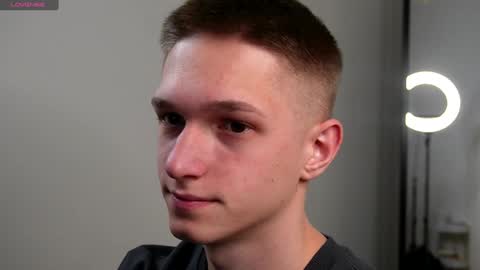 Snapshot of dustyn_fox chatting on December 19, 5:29 pm Dustyn online show from December 19, 5:29 pm