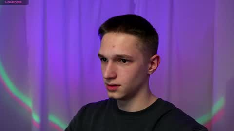 Snapshot of dustyn_fox chatting on December 30, 4:42 am Dustyn online show from December 30, 4:42 am