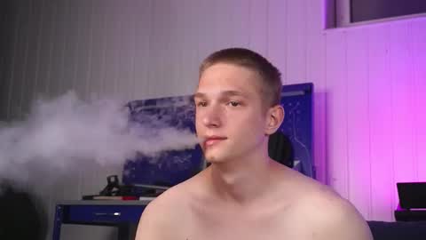 Snapshot of dustyn_fox chatting on September 20, 5:35 pm Dustyn online show from September 20, 5:35 pm