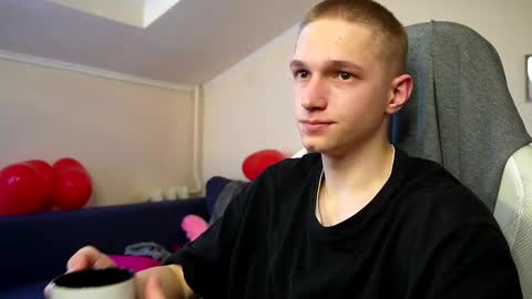 Snapshot of dustyn_fox chatting on February 18, 2:16 pm Dustyn online show from February 18, 2:16 pm