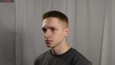 Snapshot of dustyn_fox chatting on December 27, 2:23 pm Dustyn online show from December 27, 2:23 pm