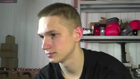 Snapshot of dustyn_fox chatting on March 5, 4:35 pm Dustyn online show from March 5, 4:35 pm