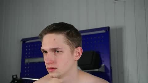 Dustyn online show from February 24, 3:24 pm