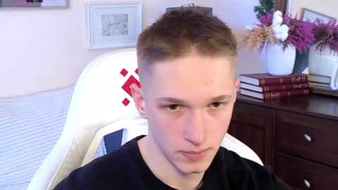 Snapshot of dustyn_fox chatting on January 15, 12:04 pm Dustyn online show from January 15, 12:04 pm