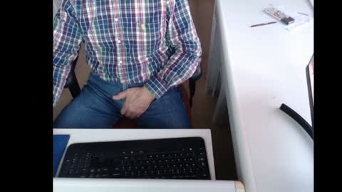 Snapshot of dutchpornking2 chatting on December 13, 8:21 am dutchpornking2 online show from December 13, 8:21 am