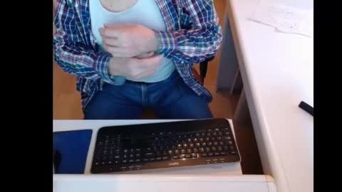 Snapshot of dutchpornking2 chatting on February 18, 7:43 am dutchpornking2 online show from February 18, 7:43 am