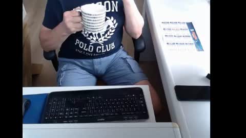 dutchpornking2 online show from June 17, 6:59 am