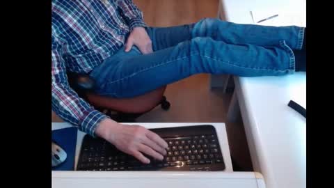Snapshot of dutchpornking2 chatting on February 14, 9:24 am dutchpornking2 online show from February 14, 9:24 am