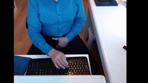 dutchpornking2 online show from March 7, 7:28 am