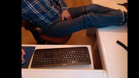 Snapshot of dutchpornking2 chatting on January 16, 6:27 pm dutchpornking2 online show from January 16, 6:27 pm