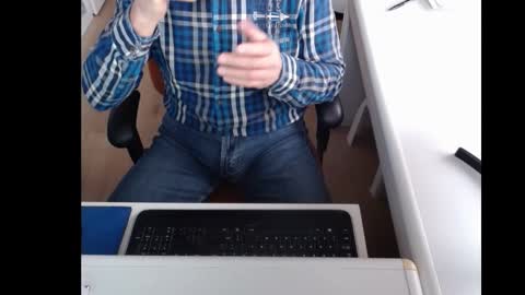 Snapshot of dutchpornking2 chatting on February 24, 8:06 am dutchpornking2 online show from February 24, 8:06 am