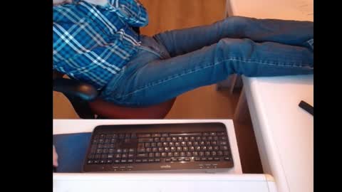 Snapshot of dutchpornking2 chatting on February 18, 6:28 pm dutchpornking2 online show from February 18, 6:28 pm
