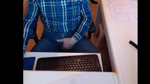 Snapshot of dutchpornking2 chatting on February 8, 8:31 am dutchpornking2 online show from February 8, 8:31 am