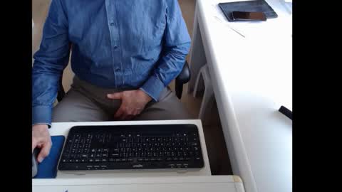 dutchpornking2 online show from March 27, 8:26 am