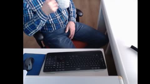 Snapshot of dutchpornking2 chatting on January 4, 8:39 am dutchpornking2 online show from January 4, 8:39 am