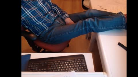 Snapshot of dutchpornking2 chatting on February 7, 7:27 pm dutchpornking2 online show from February 7, 7:27 pm