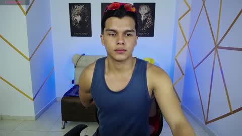 Snapshot of dwayne_brown chatting on February 1, 7:23 pm dwayne_brown online show from February 1, 7:23 pm