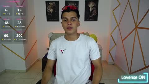 Snapshot of dwayne_brown chatting on February 23, 7:58 pm dwayne_brown online show from February 23, 7:58 pm