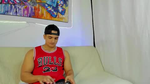 dwayne_esteven10 online show from March 20, 8:45 pm