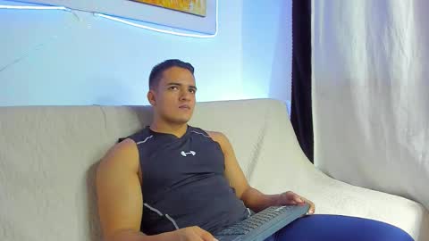 dwayne_esteven10 online show from March 8, 7:29 pm