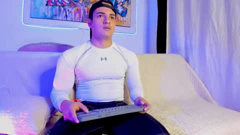 dwayne_esteven10 online show from February 7, 11:54 pm